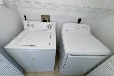 Снять в аренду квартиру в Коконат Крик, Флорида 1 спальня, 62.24м2, № 2008623 - фото 18