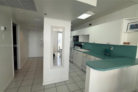 Снять в аренду кондоминиум в Майами-Бич, Флорида 49.7м2, № 2028530 - фото 7