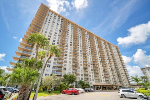 Copropriété à vendre à Sunny Isles Beach, Floride: 3 chambres, 222.97 m2 № 2171387 - photo 26