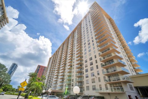 Condo à Sunny Isles Beach, Floride, 3 chambres  № 2171387