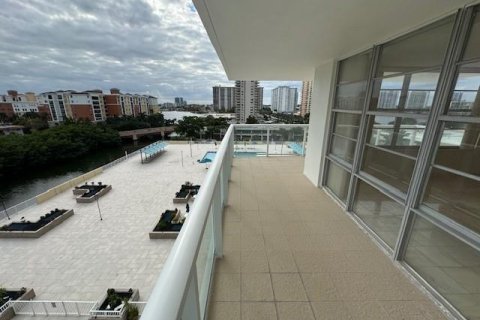 Copropriété à vendre à Sunny Isles Beach, Floride: 3 chambres, 222.97 m2 № 2171387 - photo 5