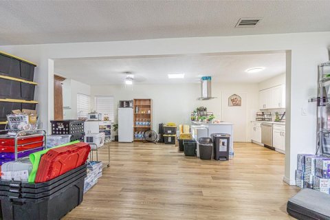 House in Plant City, Florida 4 bedrooms, 176.33 sq.m. № 2211123 - photo 9