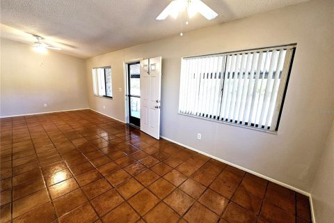 Copropriété à louer à Englewood, Floride: 2 chambres, 83.24 m2 № 2355886 - photo 7