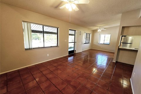 Copropriété à louer à Englewood, Floride: 2 chambres, 83.24 m2 № 2355886 - photo 11