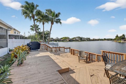 Купить виллу или дом в Пемброк-Пайнс, Флорида 4 спальни, 138.8м2, № 2006643 - фото 3