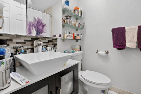 Купить виллу или дом в Пемброк-Пайнс, Флорида 4 спальни, 138.8м2, № 2006643 - фото 22