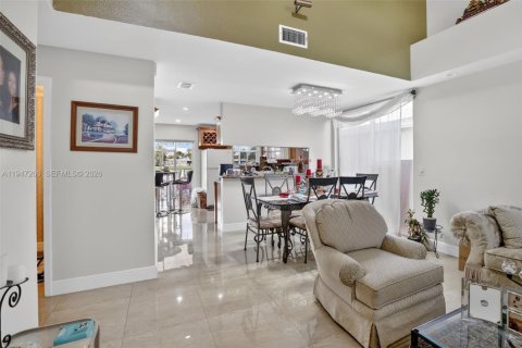 Купить виллу или дом в Пемброк-Пайнс, Флорида 4 спальни, 138.8м2, № 2006643 - фото 8