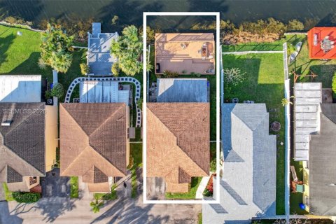 Купить виллу или дом в Пемброк-Пайнс, Флорида 4 спальни, 138.8м2, № 2006643 - фото 5