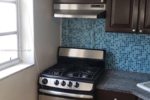 Copropriété à louer à Miami Beach, Floride: 2 chambres, 63.82 m2 № 1964418 - photo 8