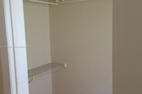 Copropriété à louer à Miami Beach, Floride: 2 chambres, 63.82 m2 № 1964418 - photo 21