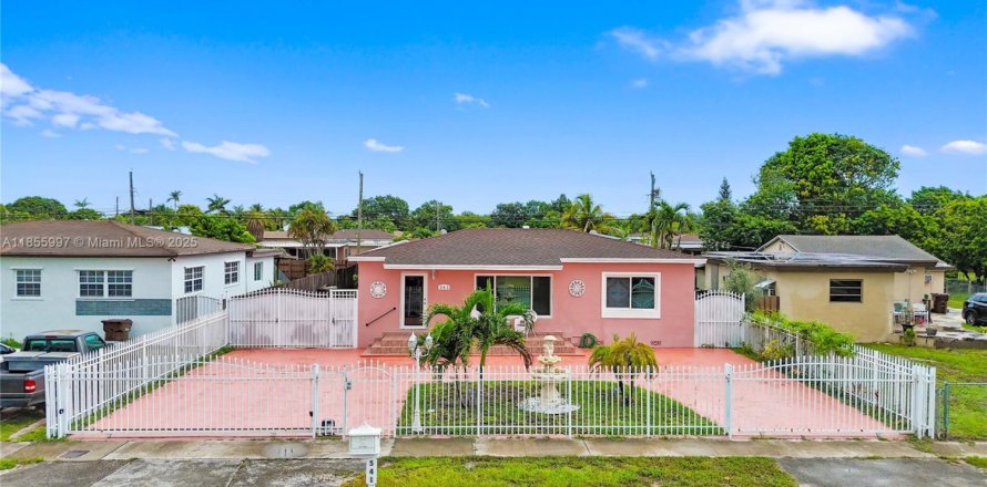 Villa ou maison à Hialeah, Floride 3 chambres, 219.16 m2 № 1880196