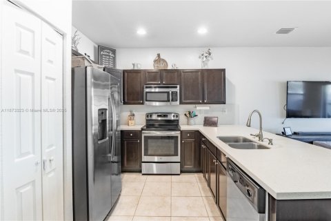 Villa ou maison à vendre à Hialeah, Floride: 3 chambres, 143.53 m2 № 1925616 - photo 6