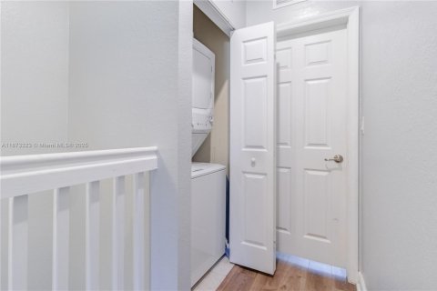 Villa ou maison à vendre à Hialeah, Floride: 3 chambres, 143.53 m2 № 1925616 - photo 21