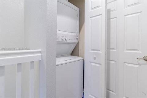 Villa ou maison à vendre à Hialeah, Floride: 3 chambres, 143.53 m2 № 1925616 - photo 22