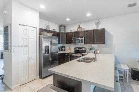 Villa ou maison à vendre à Hialeah, Floride: 3 chambres, 143.53 m2 № 1925616 - photo 8