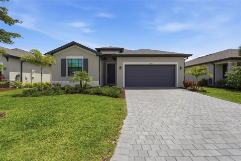 House in Port Charlotte, Florida 4 bedrooms, 188.78 sq.m. № 2142248