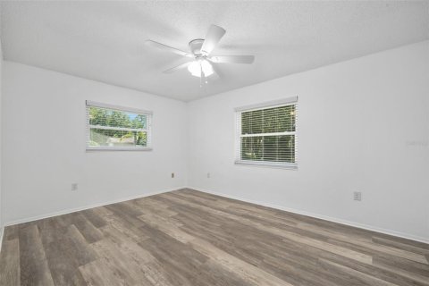 House in DeLand, Florida 2 bedrooms, 149.39 sq.m. № 1641122 - photo 13