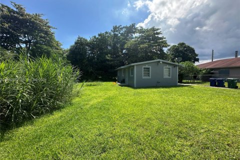 Casa en venta en Palmetto Bay, Florida, 3 dormitorios, 73.58 m2 № 2025038 - foto 1