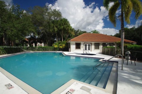 Снять в аренду кондоминиум в Корал-Спрингс, Флорида 2 спальни, 84.54м2, № 1974427 - фото 23