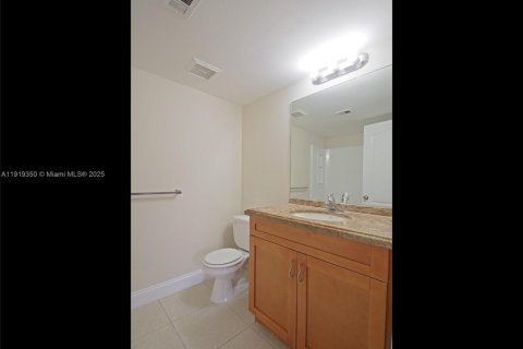 Снять в аренду кондоминиум в Корал-Спрингс, Флорида 2 спальни, 84.54м2, № 1974427 - фото 11