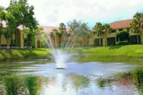 Снять в аренду кондоминиум в Корал-Спрингс, Флорида 2 спальни, 84.54м2, № 1974427 - фото 24