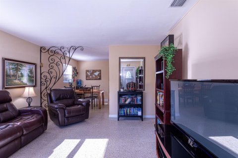 Casa en venta en West Palm Beach, Florida, 4 dormitorios, 127.74 m2 № 2319538 - foto 10