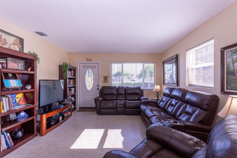 Casa en venta en West Palm Beach, Florida, 4 dormitorios, 127.74 m2 № 2319538 - foto 12