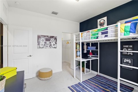 House in Miami, Florida 4 bedrooms, 215.9 sq.m. № 2042408 - photo 30