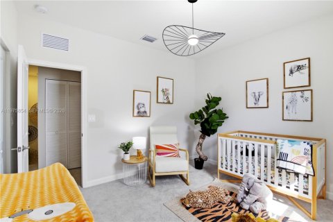 House in Miami, Florida 4 bedrooms, 215.9 sq.m. № 2042408 - photo 27