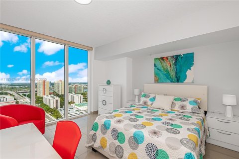 Copropriété à louer à Sunny Isles Beach, Floride: 2 chambres, 132.2 m2 № 2153790 - photo 12