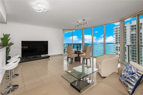 Copropriété à louer à Sunny Isles Beach, Floride: 2 chambres, 132.2 m2 № 2153790 - photo 6