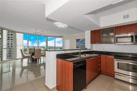 Copropriété à louer à Sunny Isles Beach, Floride: 2 chambres, 132.2 m2 № 2153790 - photo 8