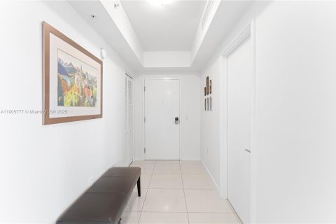 Condo in Doral, Florida, 3 bedrooms  № 1963564 - photo 11