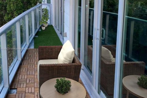 Condo in Doral, Florida, 3 bedrooms  № 1963564 - photo 9