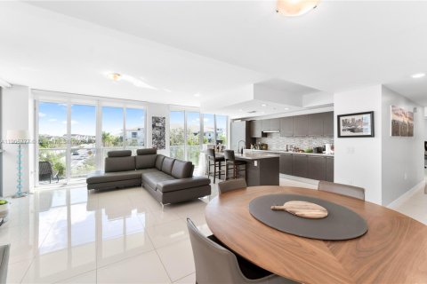 Condo in Doral, Florida, 3 bedrooms  № 1963564 - photo 20