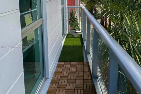 Condo in Doral, Florida, 3 bedrooms  № 1963564 - photo 7