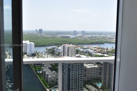 Condominio en venta en Sunny Isles Beach, Florida, 2 dormitorios, 135.92 m2 № 2180245 - foto 29