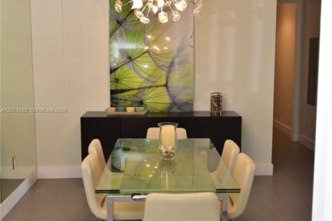 Condominio en venta en Sunny Isles Beach, Florida, 2 dormitorios, 135.92 m2 № 2180245 - foto 4