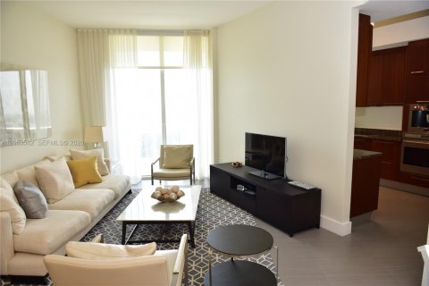 Condominio en venta en Sunny Isles Beach, Florida, 2 dormitorios, 135.92 m2 № 2180245 - foto 9
