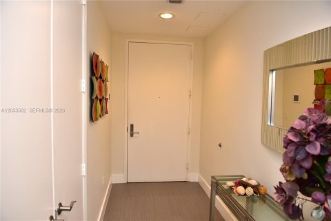 Condominio en Sunny Isles Beach, Florida, 2 dormitorios  № 2180245