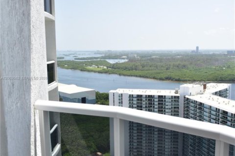 Condominio en venta en Sunny Isles Beach, Florida, 2 dormitorios, 135.92 m2 № 2180245 - foto 30