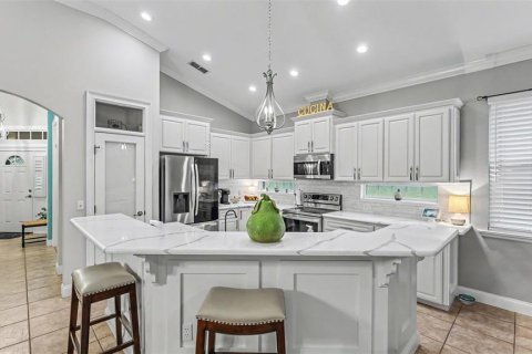 House in Lakeland, Florida 2 bedrooms, 179.39 sq.m. № 2345274 - photo 10