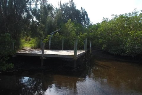 Casa en venta en Gibsonton, Florida, 1 dormitorio, 91.97 m2 № 669402 - foto 1