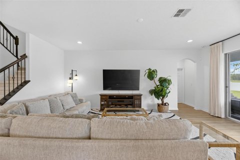 House in Tampa, Florida 5 bedrooms, 352.38 sq.m. № 1835978 - photo 29