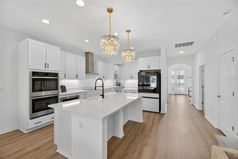 House in Tampa, Florida 5 bedrooms, 352.38 sq.m. № 1835978 - photo 19