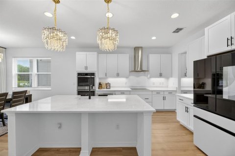 House in Tampa, Florida 5 bedrooms, 352.38 sq.m. № 1835978 - photo 21