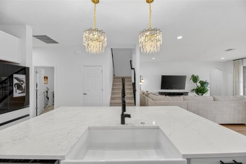 House in Tampa, Florida 5 bedrooms, 352.38 sq.m. № 1835978 - photo 23