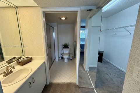 Copropriété à vendre à Pembroke Pines, Floride: 2 chambres, 112.13 m2 № 2077783 - photo 19