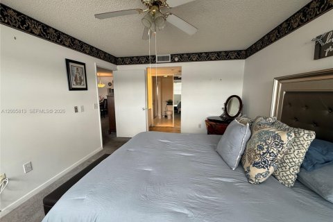 Copropriété à vendre à Pembroke Pines, Floride: 2 chambres, 112.13 m2 № 2077783 - photo 17