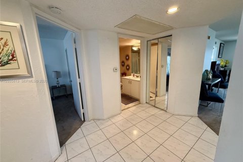Copropriété à vendre à Pembroke Pines, Floride: 2 chambres, 112.13 m2 № 2077783 - photo 6